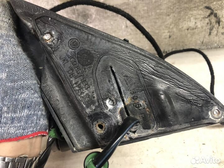 Боковое левое зеркало Volkswagen Passat B6