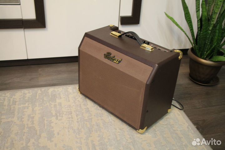 Продам комбик для акустической гитары Belcat