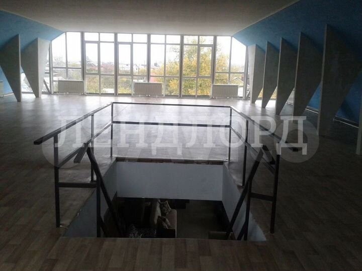 Сдам торговое помещение, 200 м²