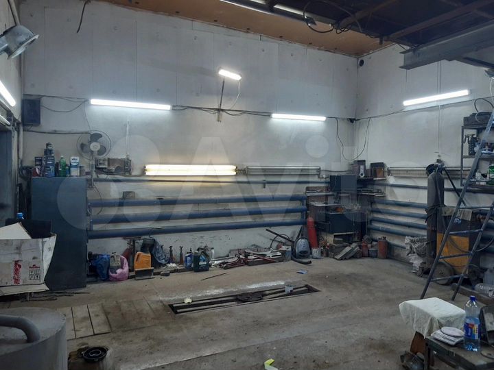 Гараж, > 30 м²