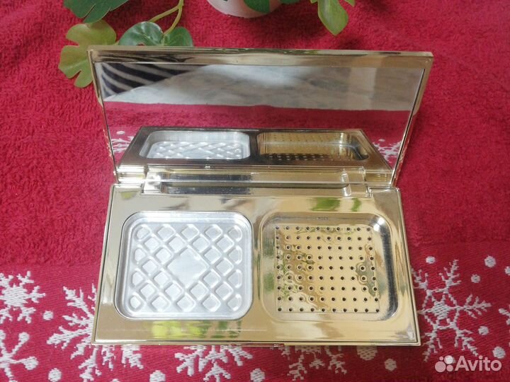 Пустые коробочки от Catkin и Benefit