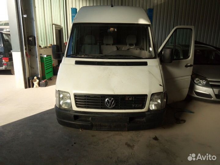 Петля капота левая для Volkswagen LT 2 2D0823301B