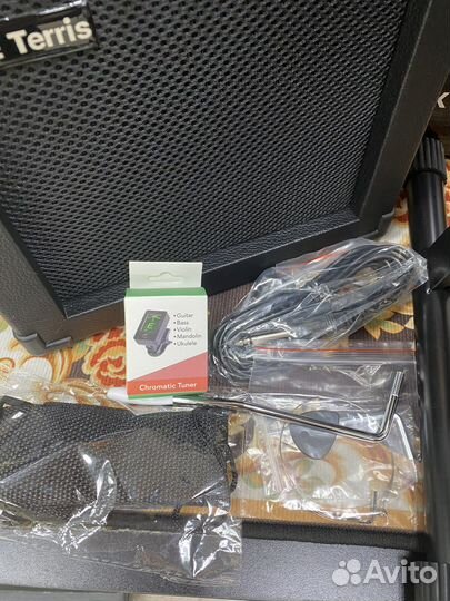 Электрогитара + комбик+ чехол+ стойка+ аксессуары