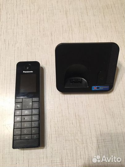 Телефон Panasonic KX-TGH210