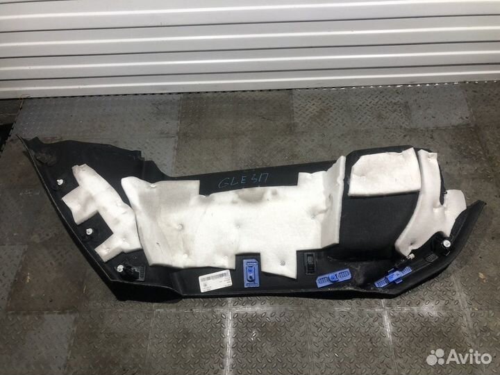 Обшивка багажника правая