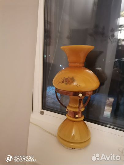 Лампа настольная