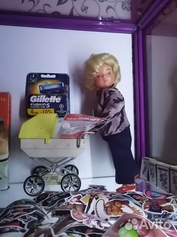 Игрушка девочка с коляской