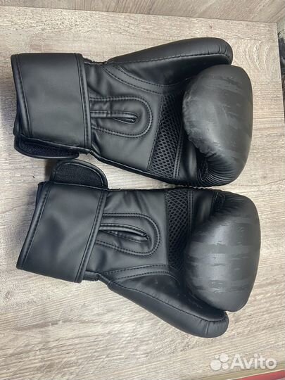 Боксерские перчатки 12 oz boybo