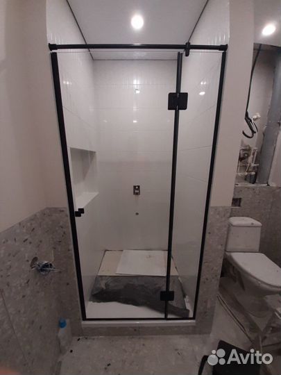 Изготовление стеклянных душевых ограждений