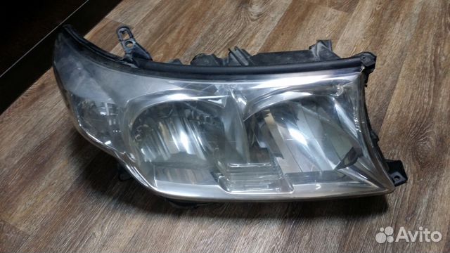 Фара правая Toyota Land Cruiser 200