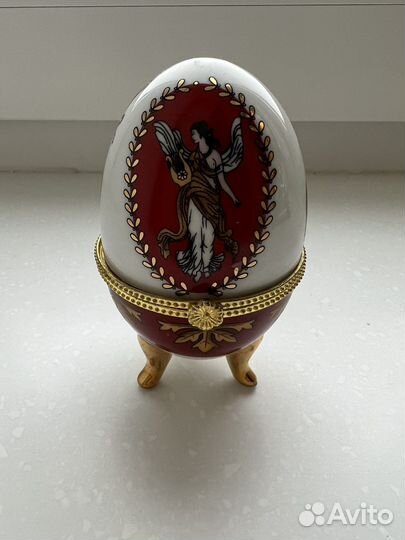 Пасхальное яйцо фарфор