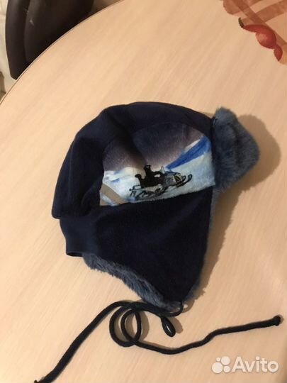Шапки утеплённые (серая 44-46; синяя 48-50)