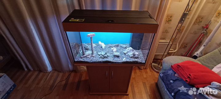 Аквариум juwel на 140 литров