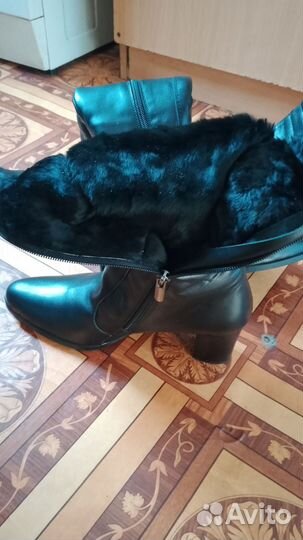 Продам новые сапоги зимние женские