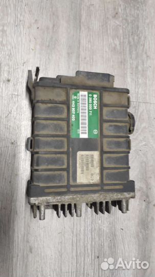 Блок управления двс VW Passat B3 443907403