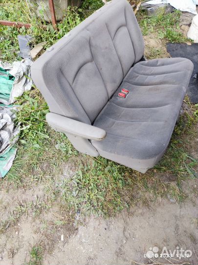 Сиденья среднее Dodge Caravan IV