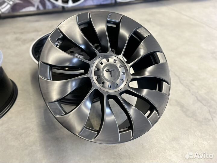 Диски Tesla 9.5x19 5x114.3 ET45