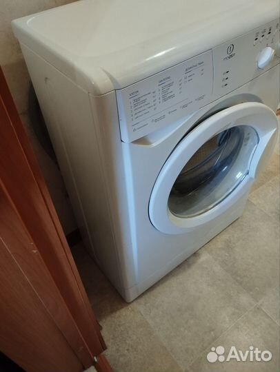 Стиральная машина indesit