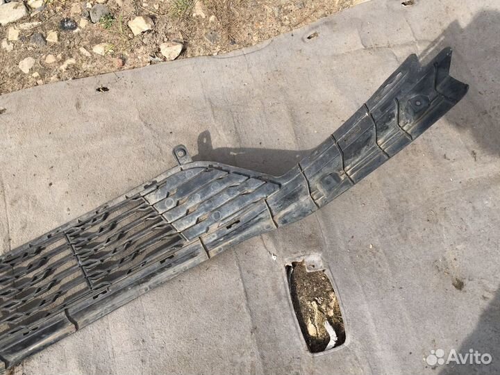 Решетка переднего бампера Kia Rio