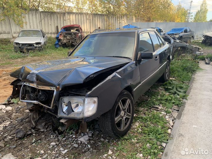 В Разборе Mercedes Benz W124 200E