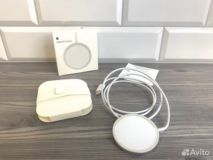 Apple MagSafe Charger (беспроводная зарядка)