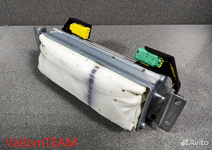 Лот T151 Подушка безопасности пассажирская VW Toua