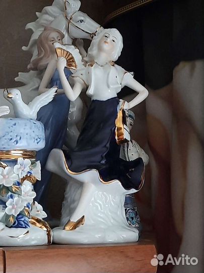 Статуэтка фарфор