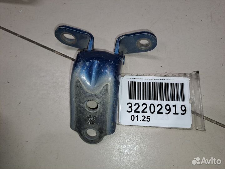 Петля двери задней левой нижняя KIA Ceed 2012-2018