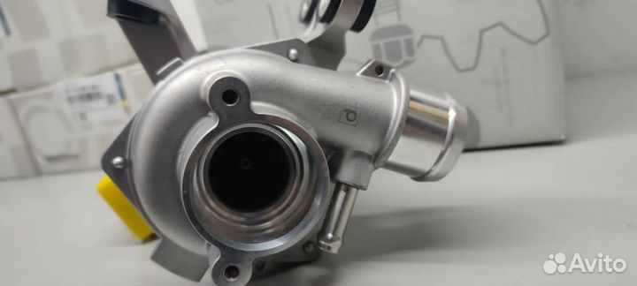 Помпа Mercedes C180 C200 E200 E250 SLC200 GLC200