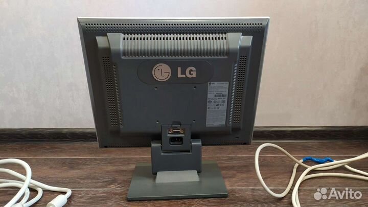 Компьютерный монитор LG flatron