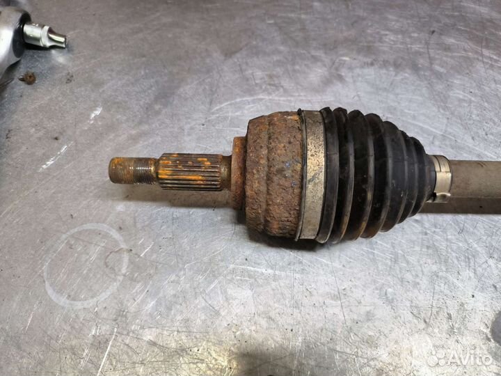 Рено Дастер Renault duster привод правый левый