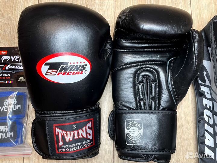 Боксерские перчатки Twins толстая кожа