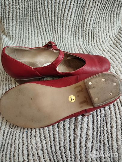 Туфли для девочки 30,31,33 размер