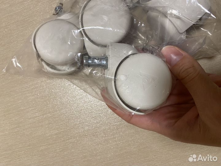 Новые колеса для офисного кресла