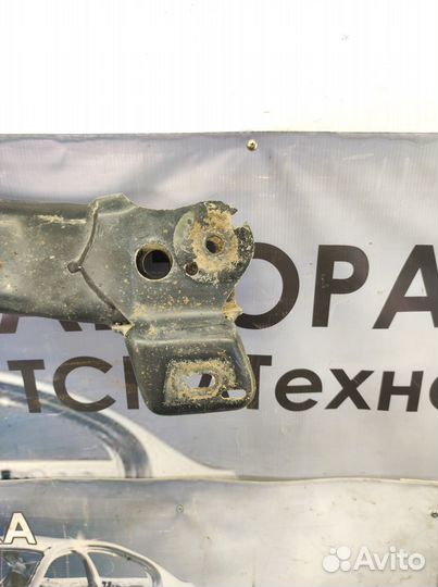 Подрамник Audi 100 C4