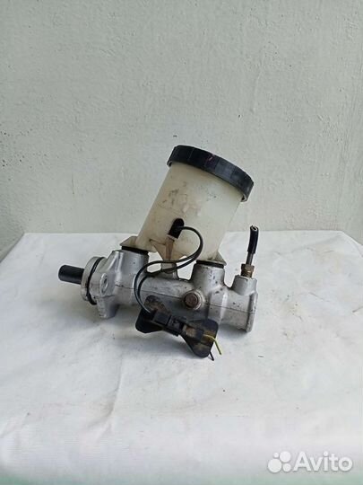 Главный тормозной цилиндр Мазда демио