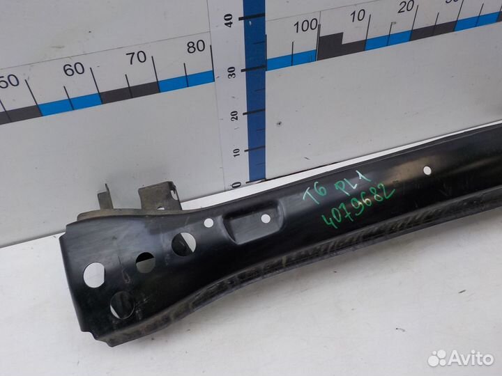 Усилитель бампера переднего Volkswagen Transporter