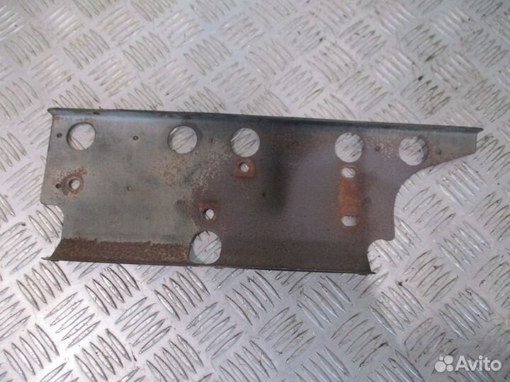 Теплозащитный щиток MAN 51081205276