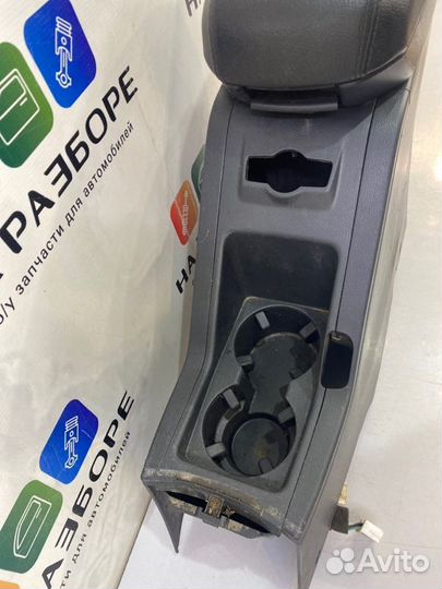 Консоль между сидений Chevrolet Captiva C100 10HM