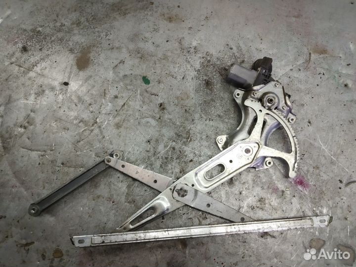 Стеклоподъемник двери прав. перед. Toyota RAV4