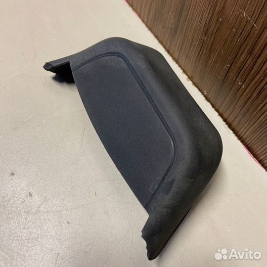 Накладка фонаря задняя правая Geely Monjaro