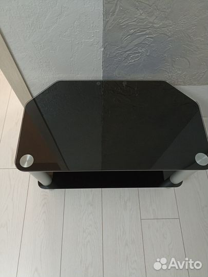 Тумба стеклянная под телевизор