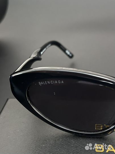 Солнцезащитные очки balenciaga