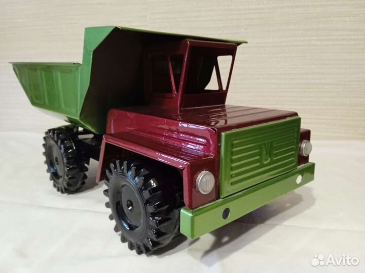 Машинка-самосвал