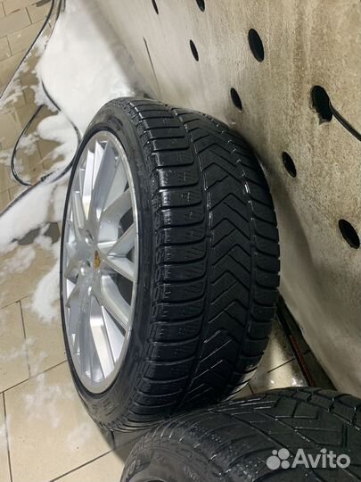 Pirelli Winter Sottozero 3 275/35 R21 и 315/30 R21