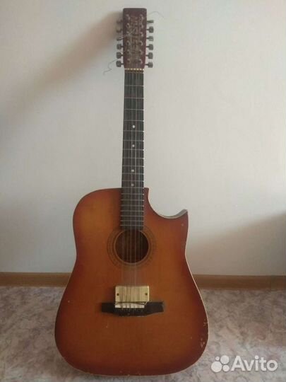 12-и струнная акустическая гитара