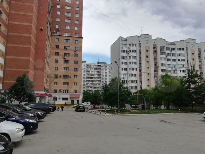 Помещение в густонаселённом спальном районе