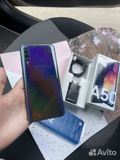 Samsung Galaxy A50, 4/64 ГБ