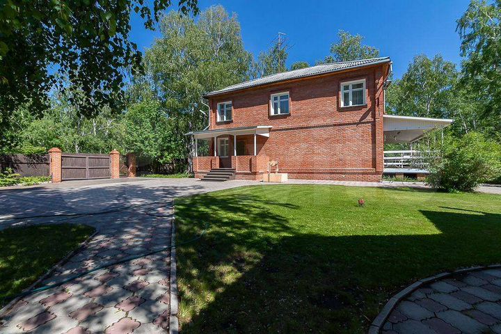 Дом 323 м² на участке 16 сот.