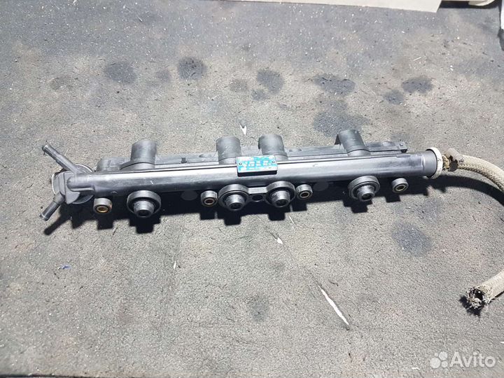 Рампа топливная Volkswagen Passat B3 2e